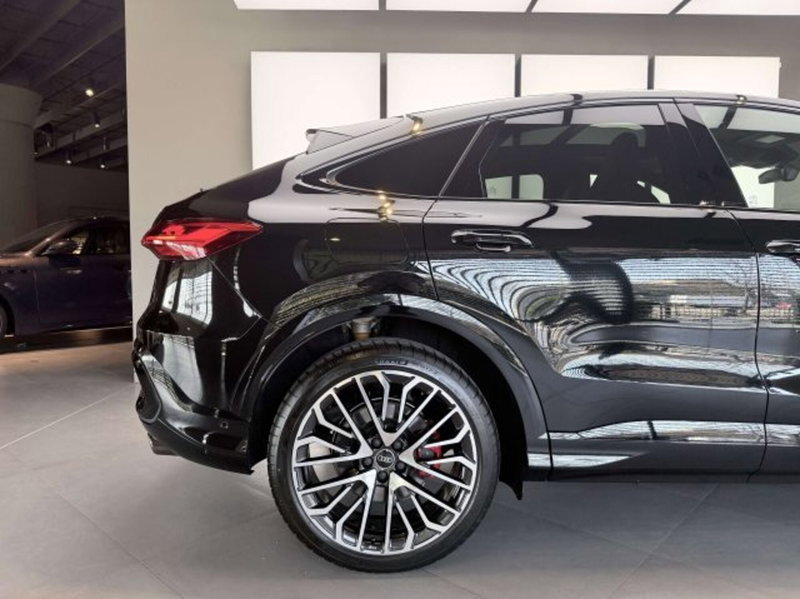 Audi SQ5 Sportback nuova a Torino (12)