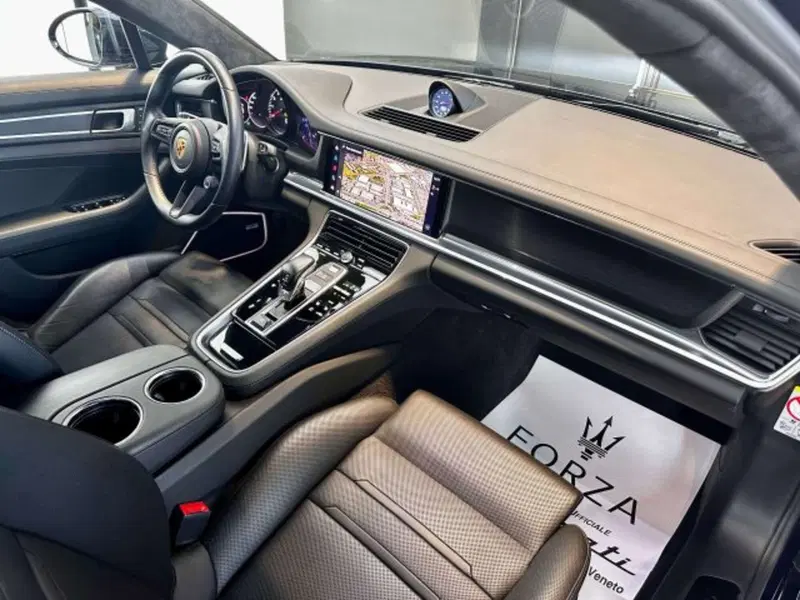 Porsche Panamera usata a Torino (13)