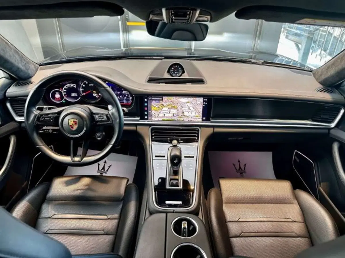 Porsche Panamera usata a Torino (15)