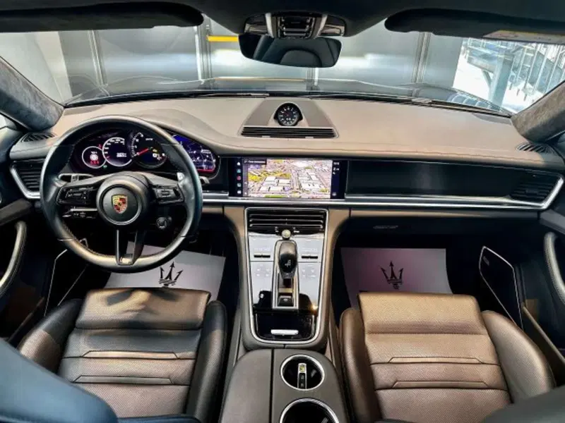 Porsche Panamera usata a Torino (15)