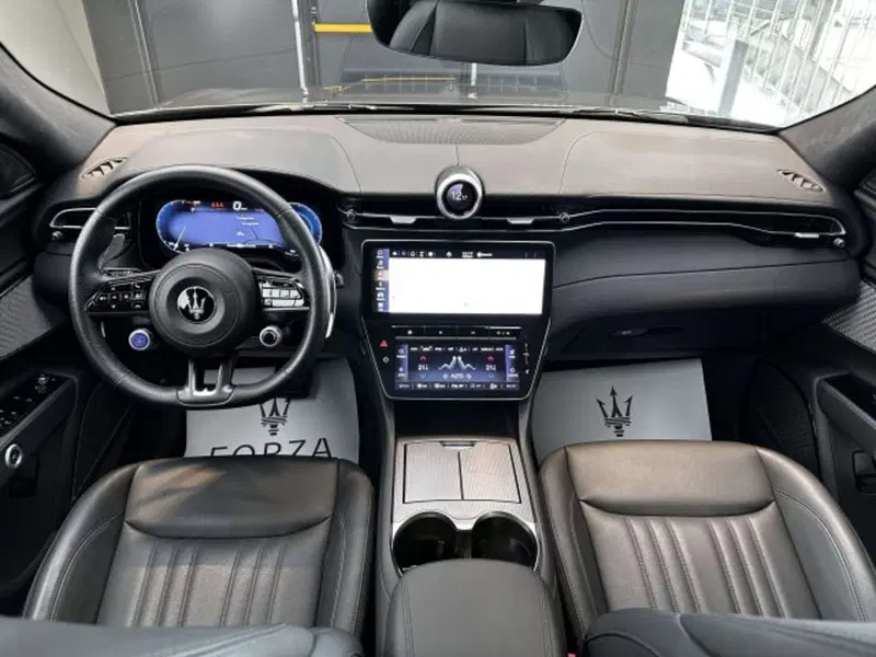 Maserati Grecale usata a Torino (14)