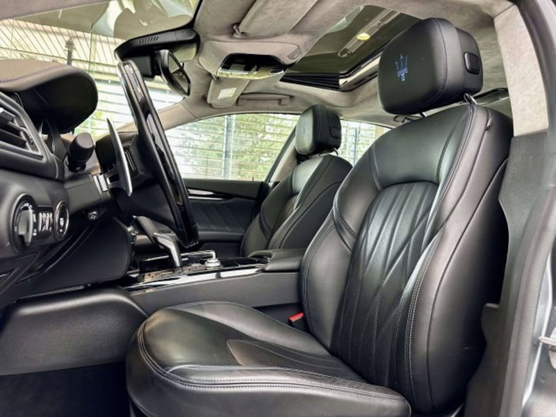 Maserati Ghibli usata a Torino (10)