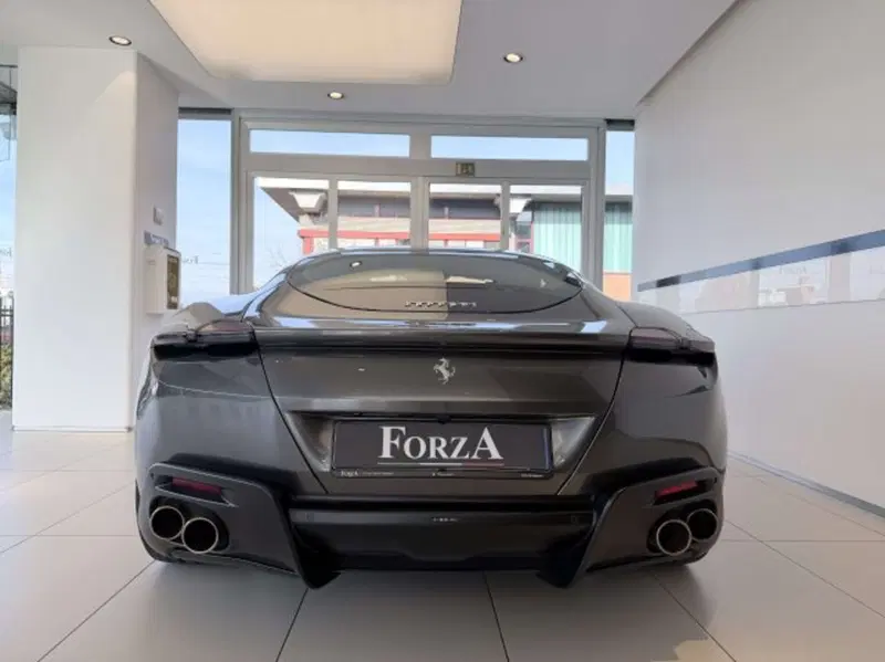 Ferrari Roma Spider usata a Torino (14)