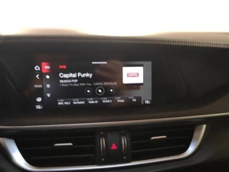 Alfa Romeo Stelvio usata a Firenze (11)