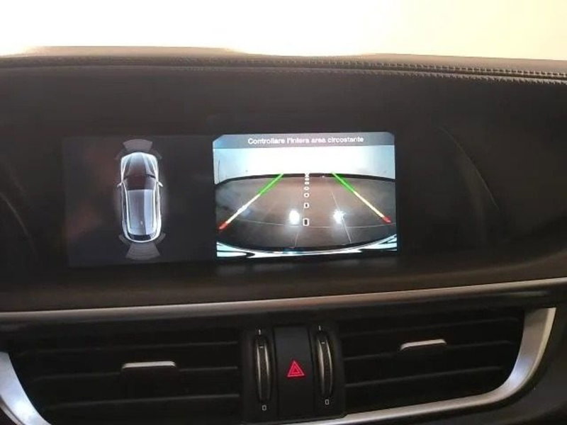 Alfa Romeo Stelvio usata a Firenze (12)