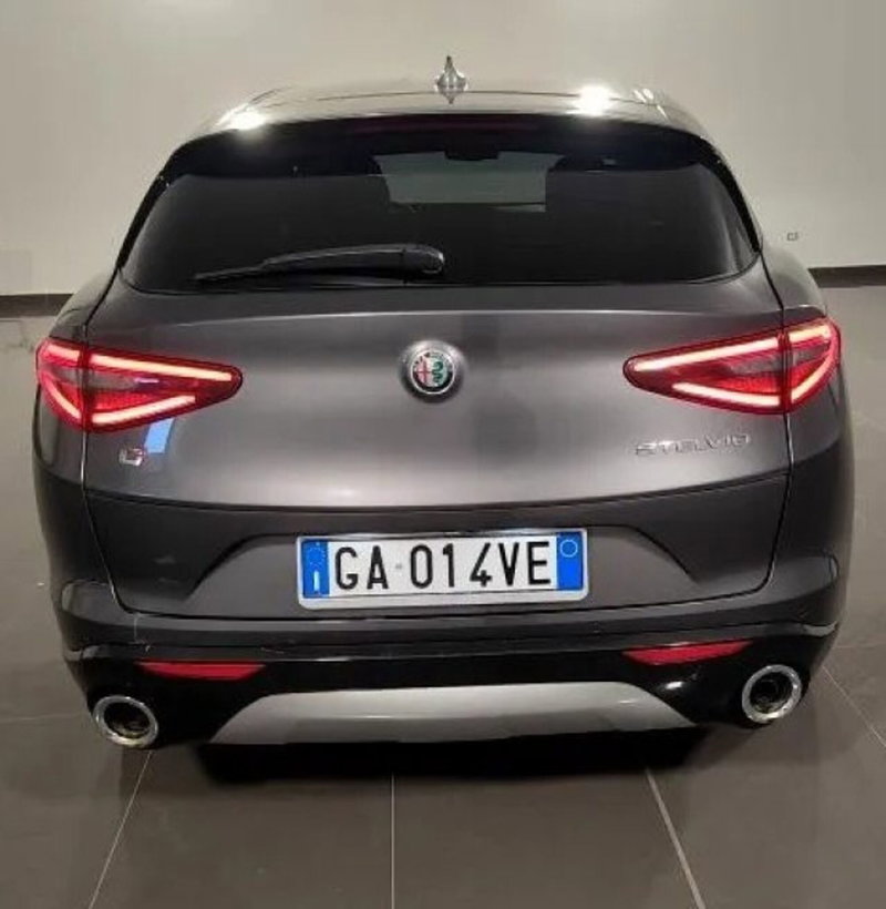 Alfa Romeo Stelvio usata a Firenze (4)