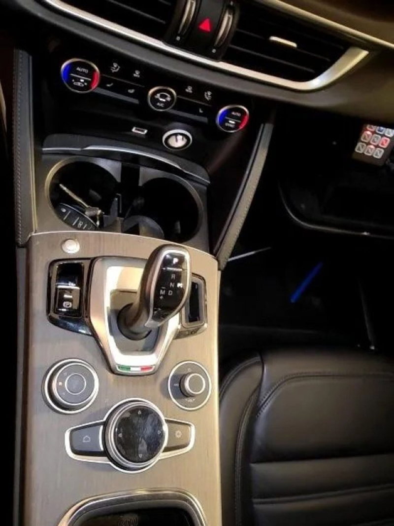 Alfa Romeo Stelvio usata a Firenze (8)