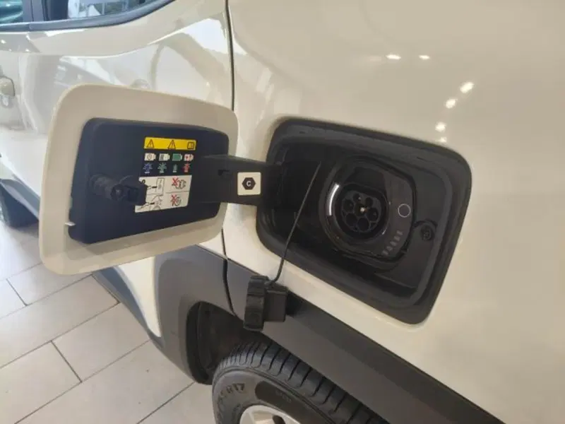 Jeep Renegade usata a Firenze (17)