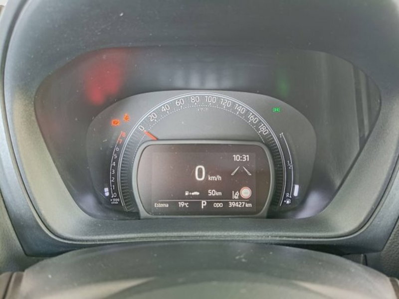 Toyota Aygo X usata a Teramo (12)