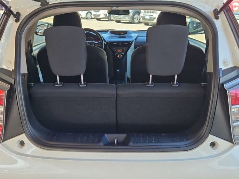 Toyota iQ usata a Roma (6)