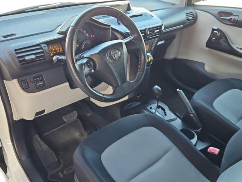 Toyota iQ usata a Roma (7)