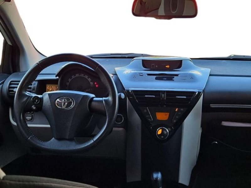 Toyota iQ usata a Roma (8)