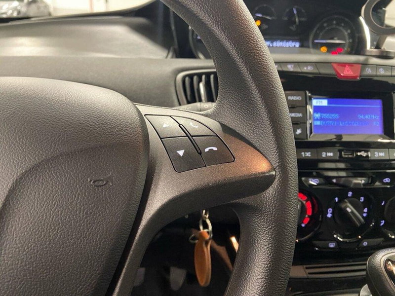 Lancia Ypsilon usata a Torino (12)