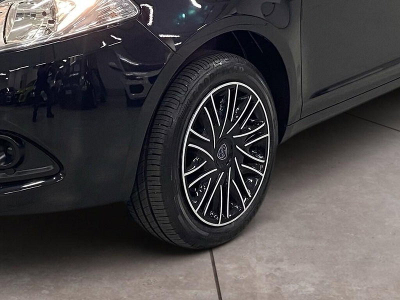 Lancia Ypsilon usata a Torino (15)