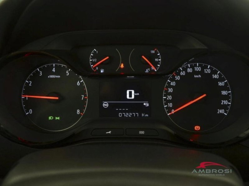 Opel Crossland X usata a Perugia (13)