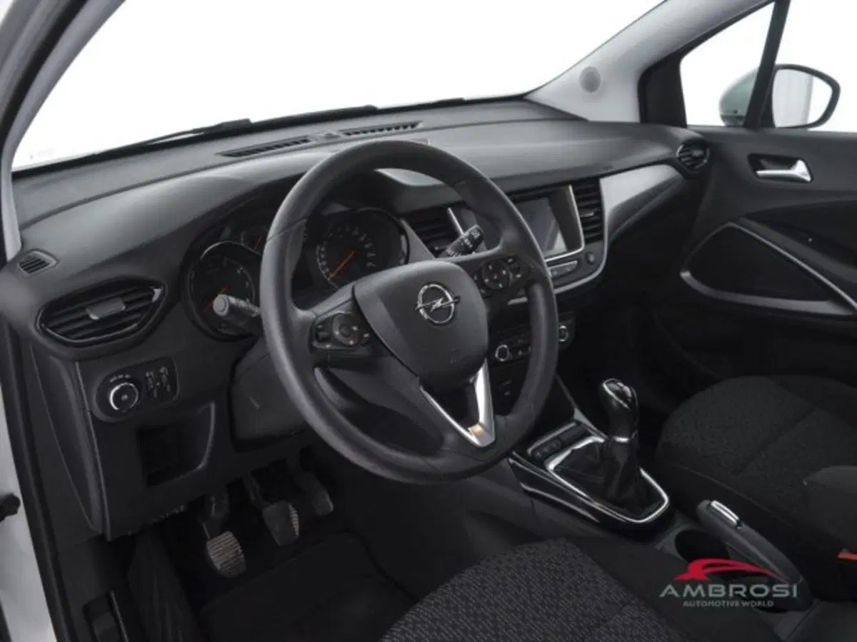 Opel Crossland X usata a Perugia (8)