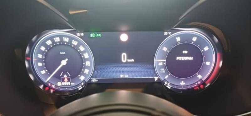 Alfa Romeo Stelvio nuova a Padova (13)