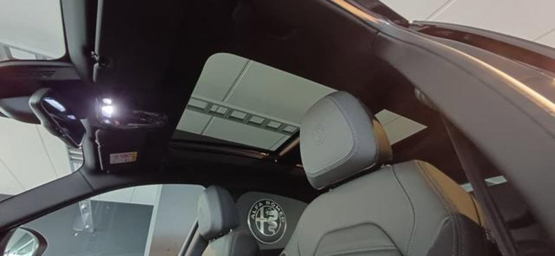 Alfa Romeo Stelvio nuova a Padova (15)