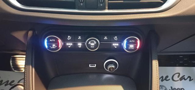 Alfa Romeo Stelvio nuova a Padova (18)