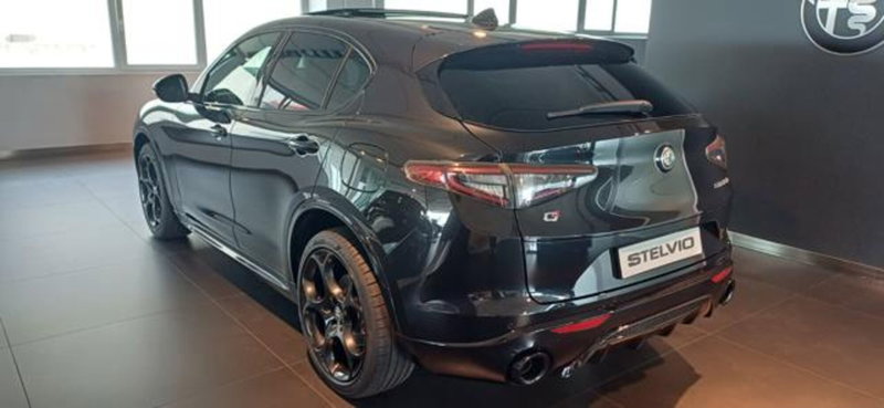 Alfa Romeo Stelvio nuova a Padova (3)