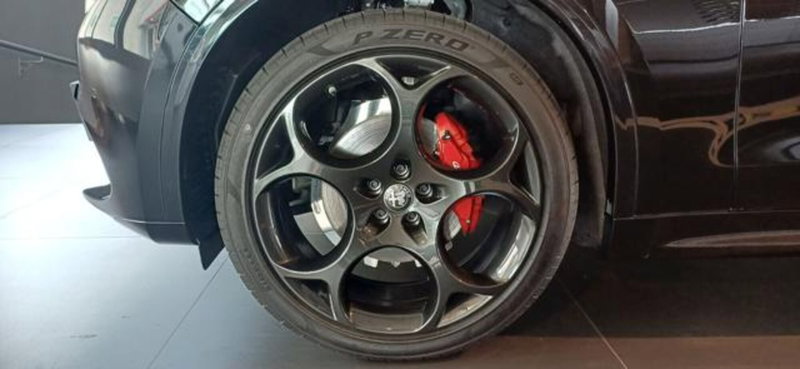Alfa Romeo Stelvio nuova a Padova (9)