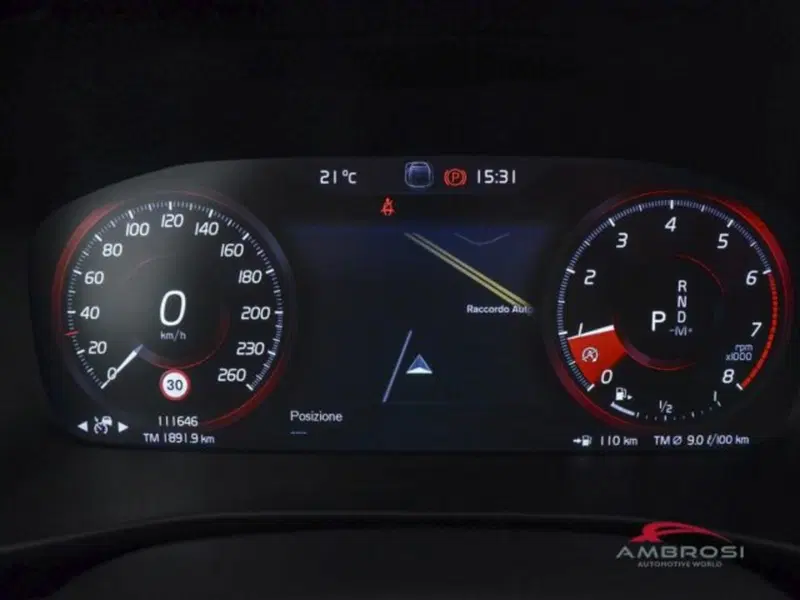 Volvo XC40 usata a Perugia (13)