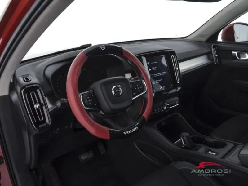 Volvo XC40 usata a Perugia (8)
