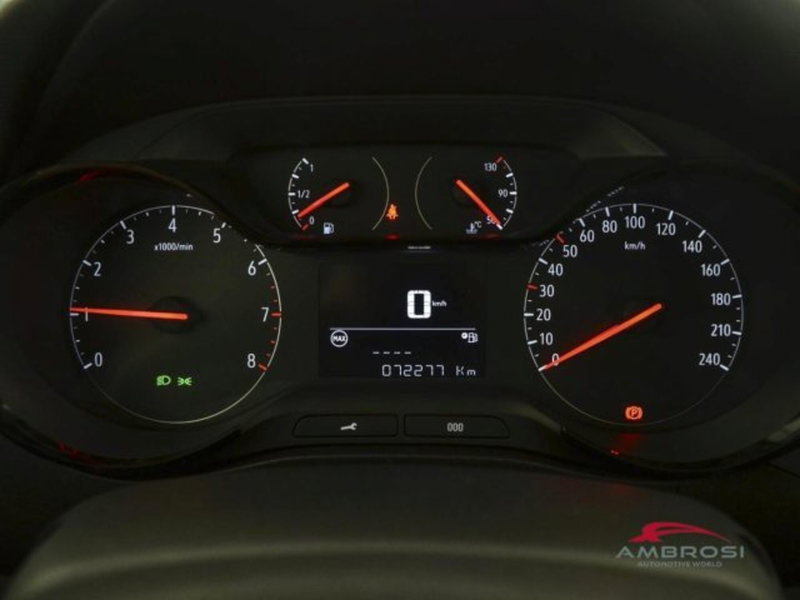 Opel Crossland X usata a Perugia (13)