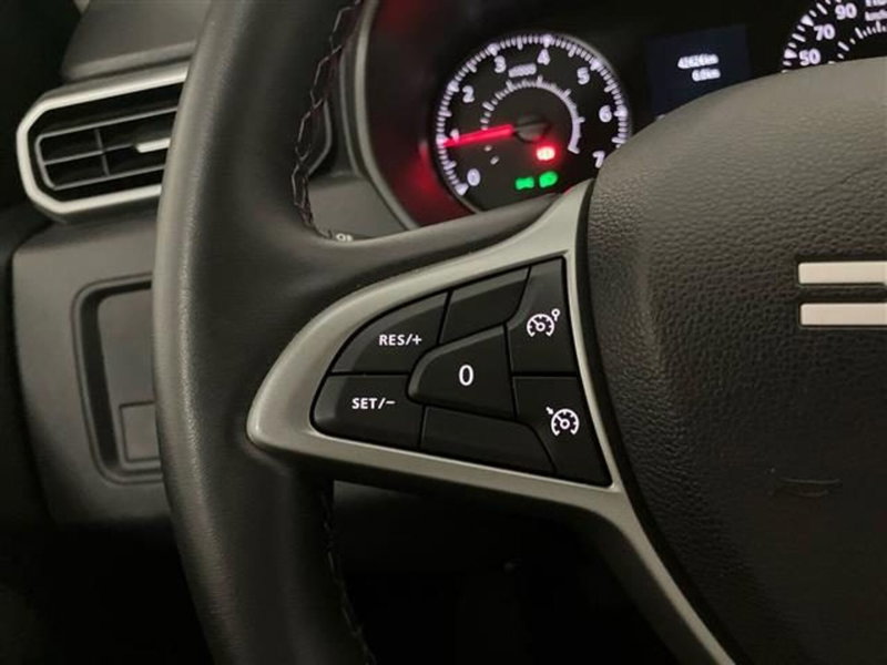 Dacia Duster usata a Como (17)