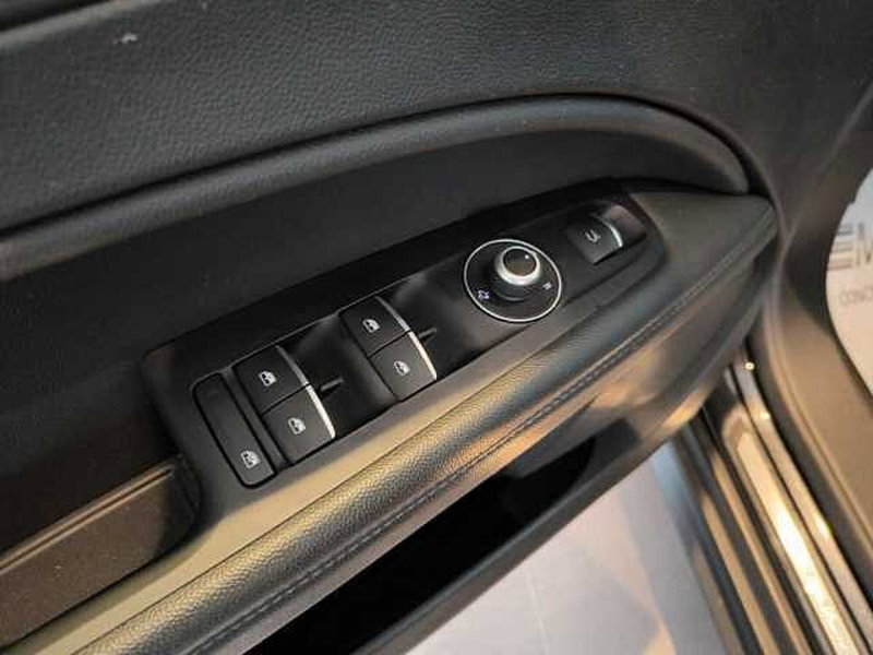 Alfa Romeo Stelvio usata a Forlì-Cesena (17)
