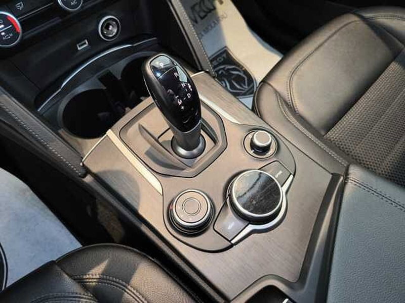Alfa Romeo Stelvio usata a Forlì-Cesena (18)