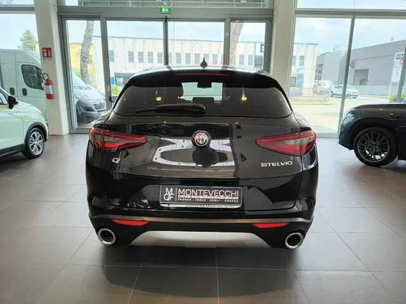 Alfa Romeo Stelvio usata a Forlì-Cesena (5)