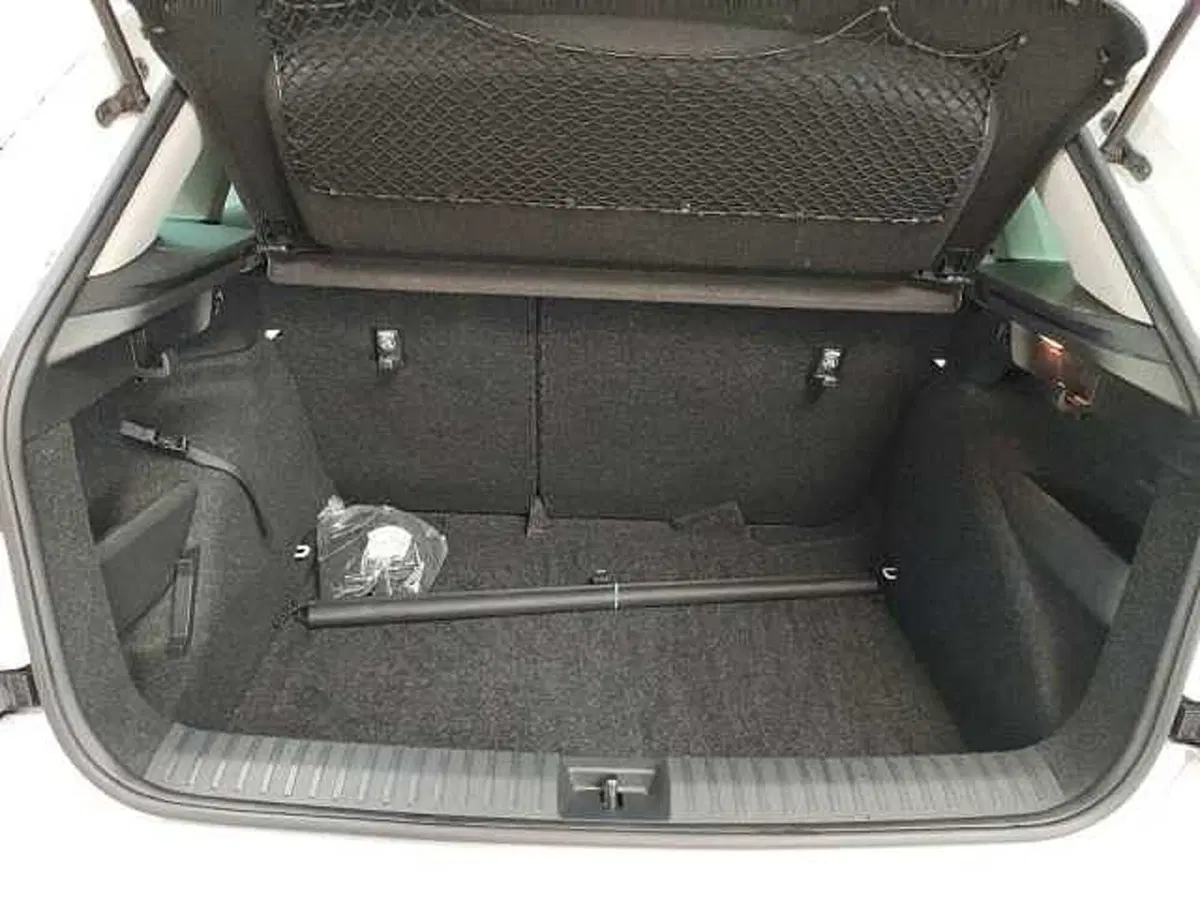 Skoda Kamiq usata a Milano (15)
