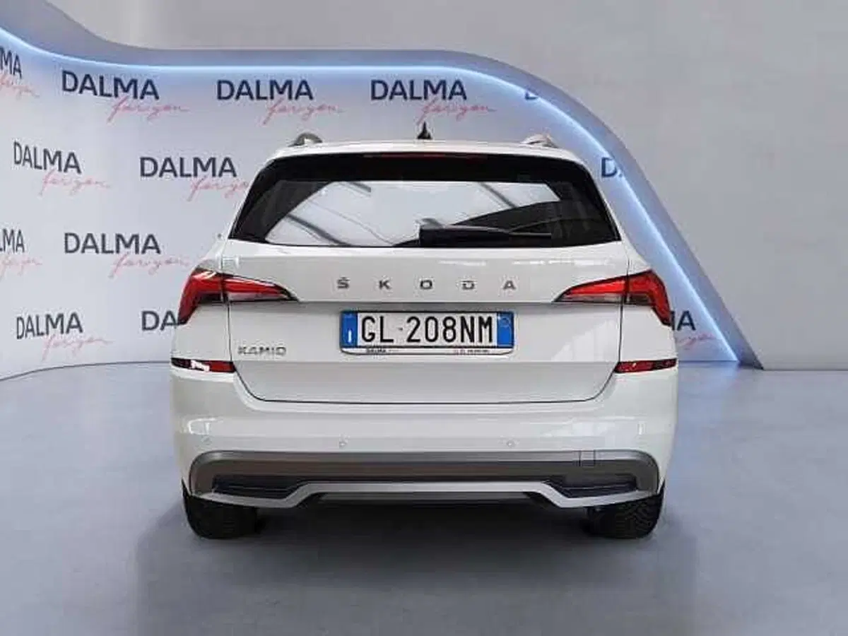Skoda Kamiq usata a Milano (4)