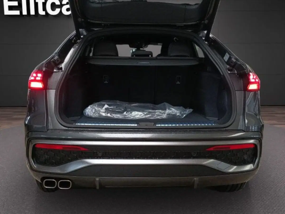 Audi Q5 Sportback nuova a Novara (20)