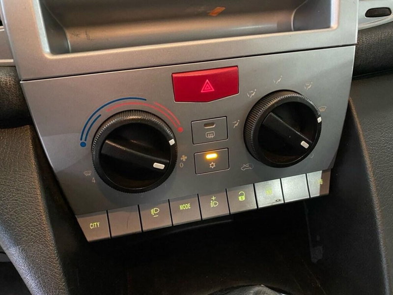 Lancia Ypsilon usata a Torino (10)