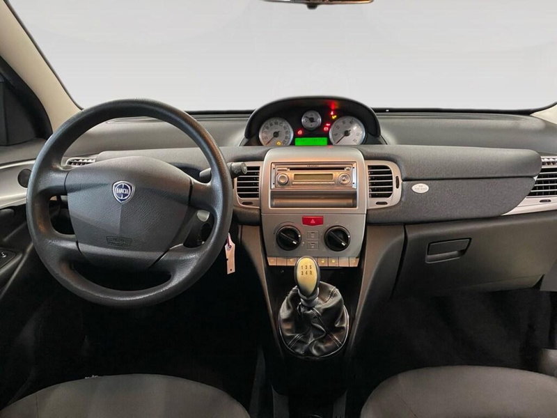 Lancia Ypsilon usata a Torino (5)