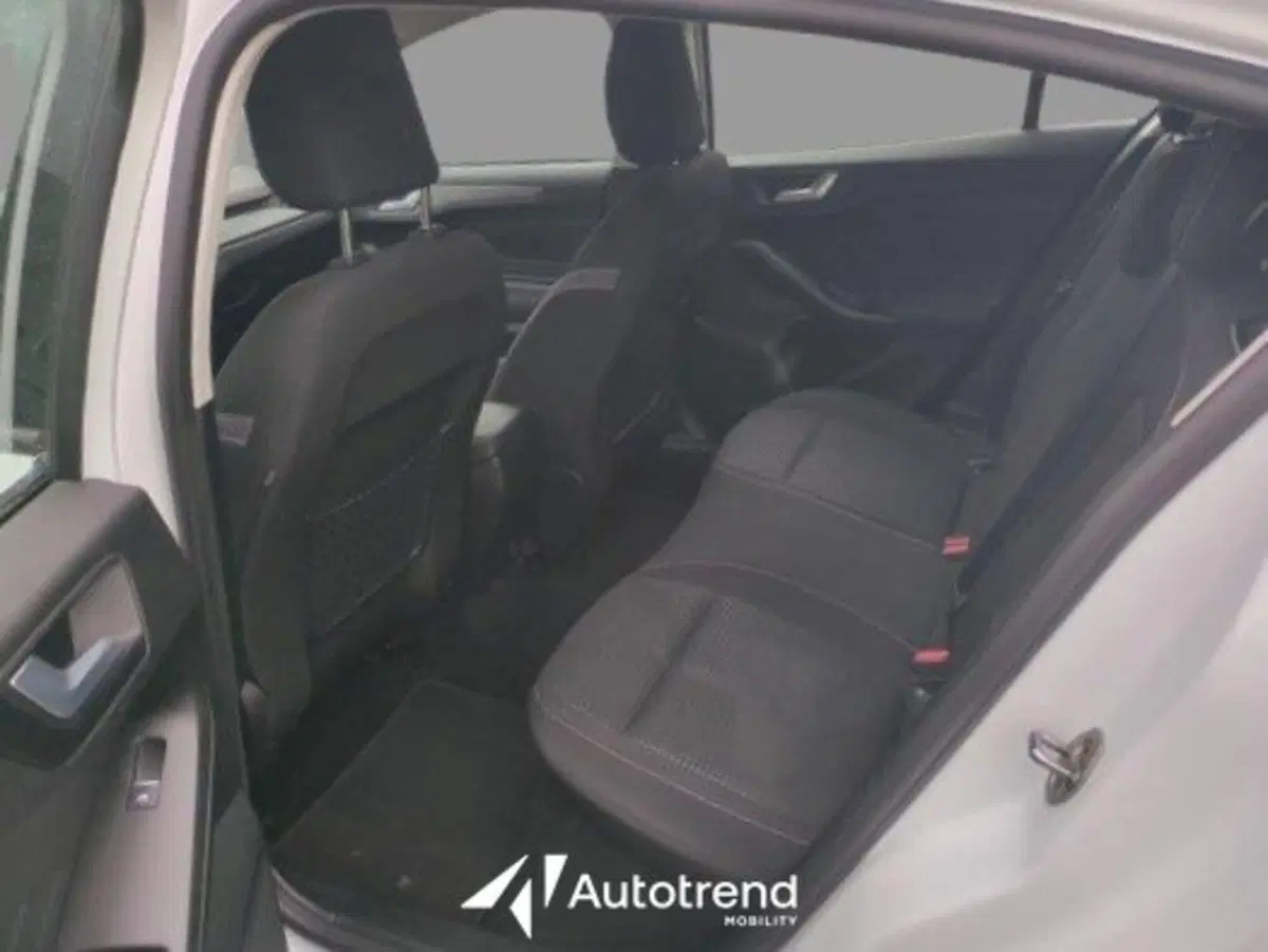 Ford Focus usata a Bari (11)