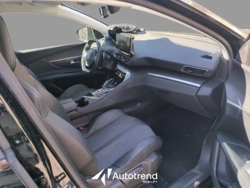 Peugeot 5008 usata a Bari (15)