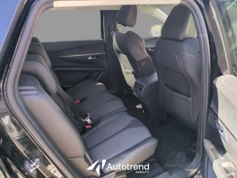 Peugeot 5008 usata a Bari (17)