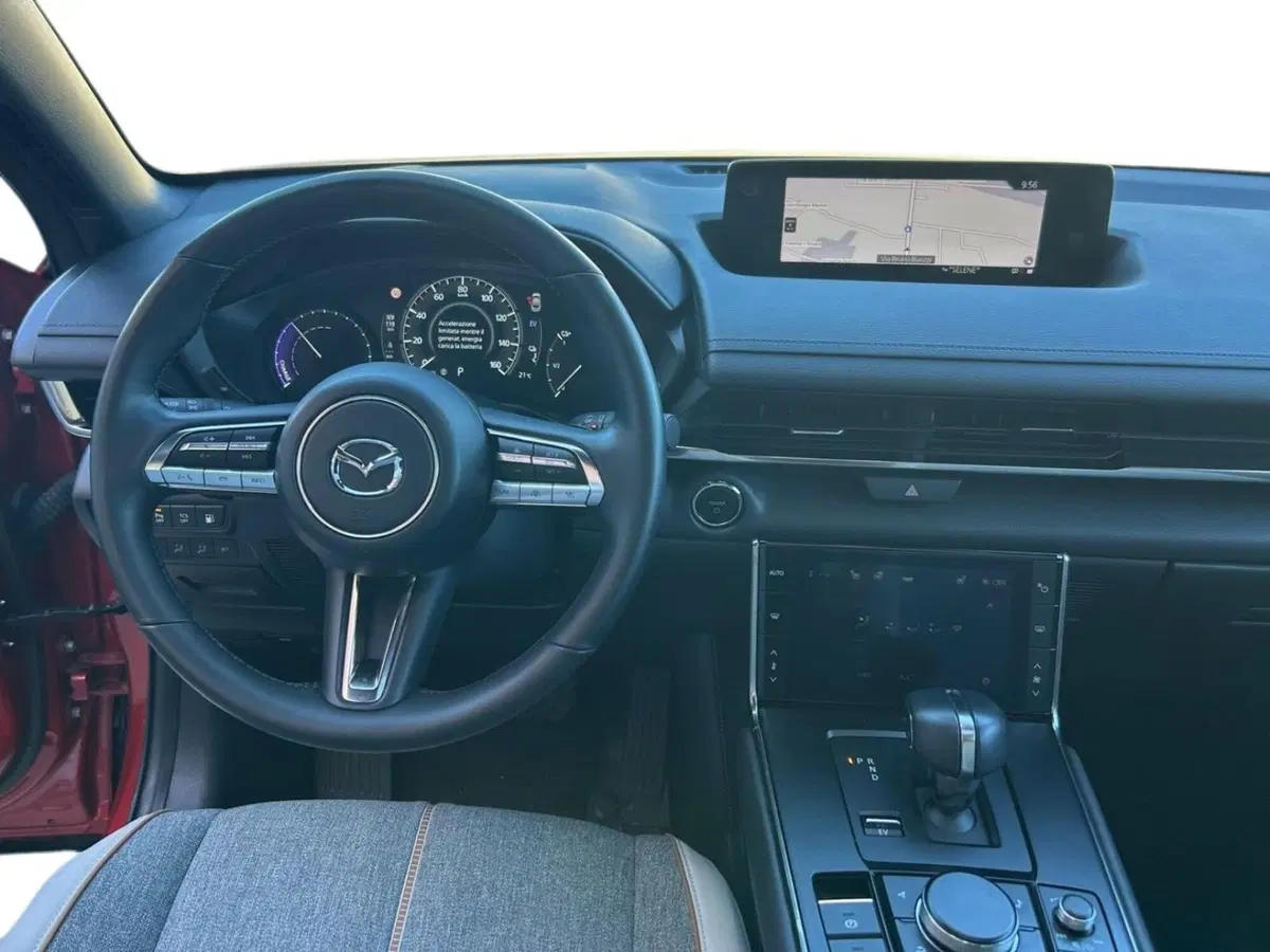 Mazda MX-30 R-EV usata a Bari (9)