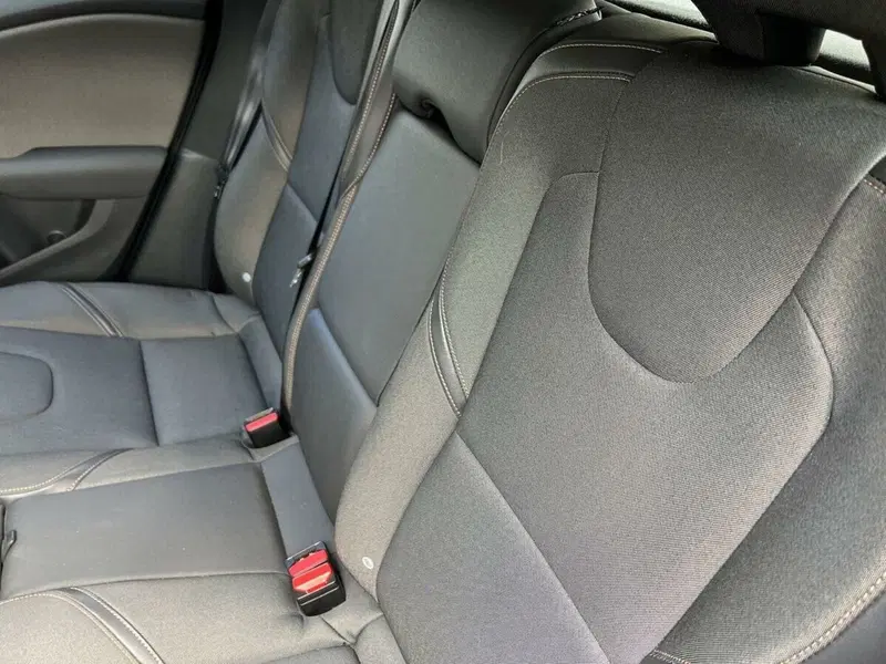 Volvo V40 Cross Country usata a Sondrio (11)
