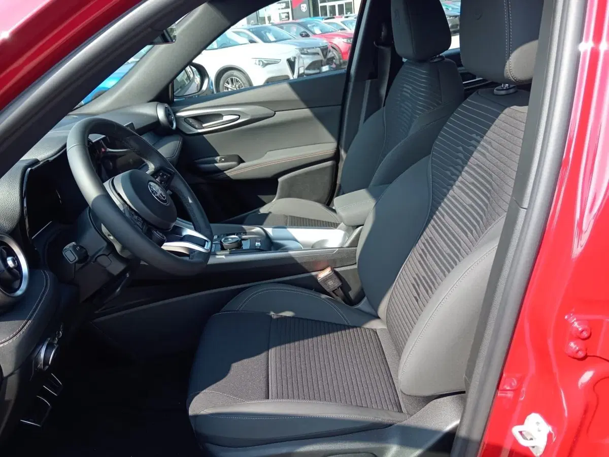 Alfa Romeo Tonale nuova a Alessandria (8)