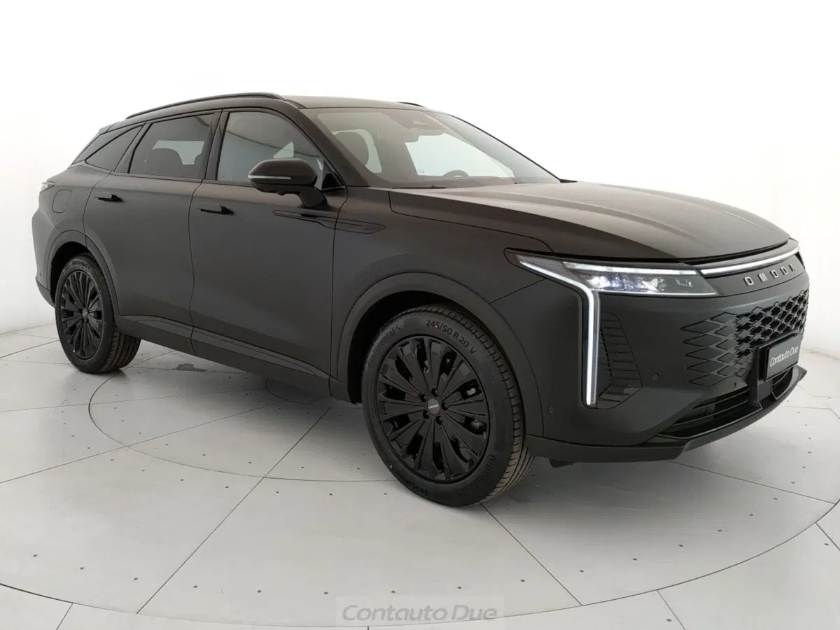 Omoda Omoda 9 SHS-P nuova a Caserta (3)