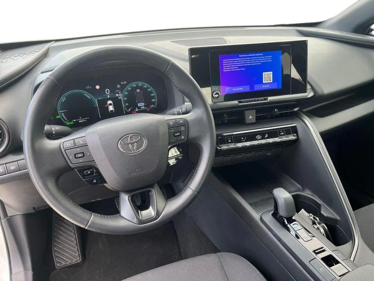 Toyota Toyota C-HR usata a Ragusa (8)