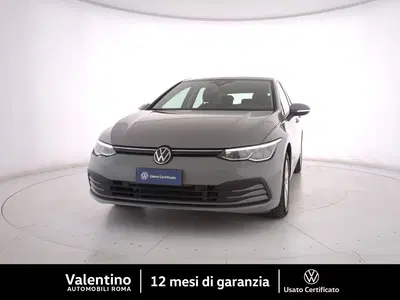 Volkswagen Golf 1.0 eTSI EVO DSG Life del 2023 usata a Roma