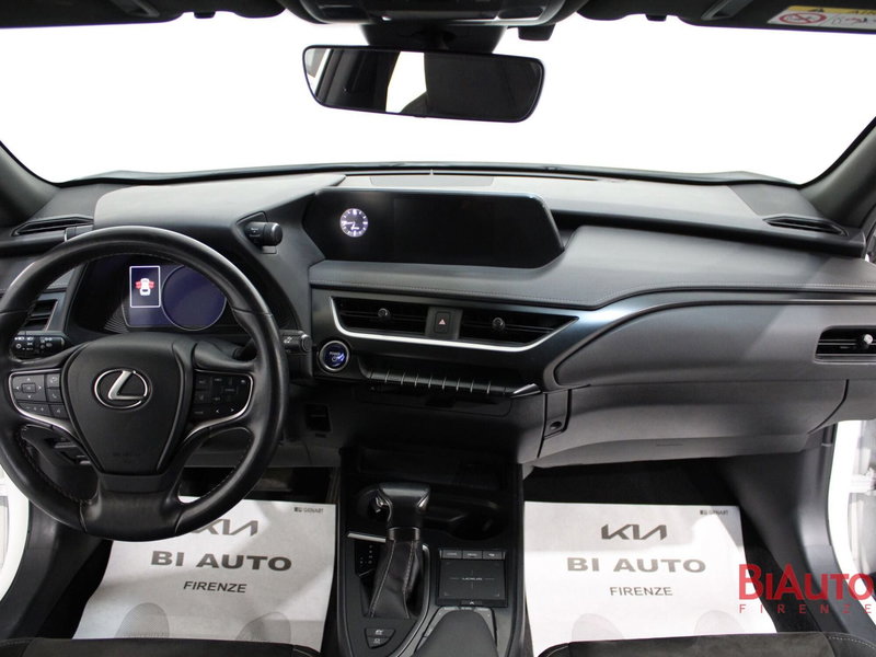Lexus UX usata a Firenze (10)