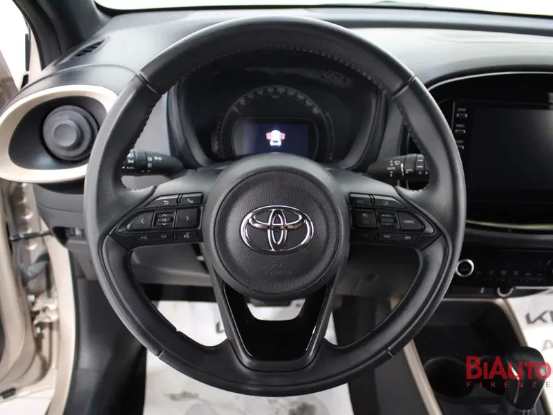 Toyota Aygo X usata a Firenze (11)