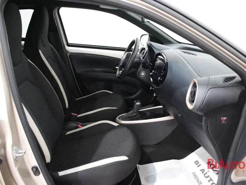 Toyota Aygo X usata a Firenze (7)