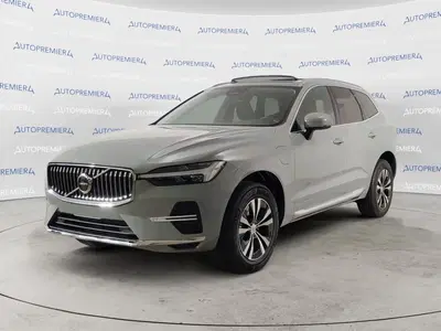 Volvo XC60 T6 Recharge AWD Plug-in Hybrid automatico Core del 2024 usata a Como